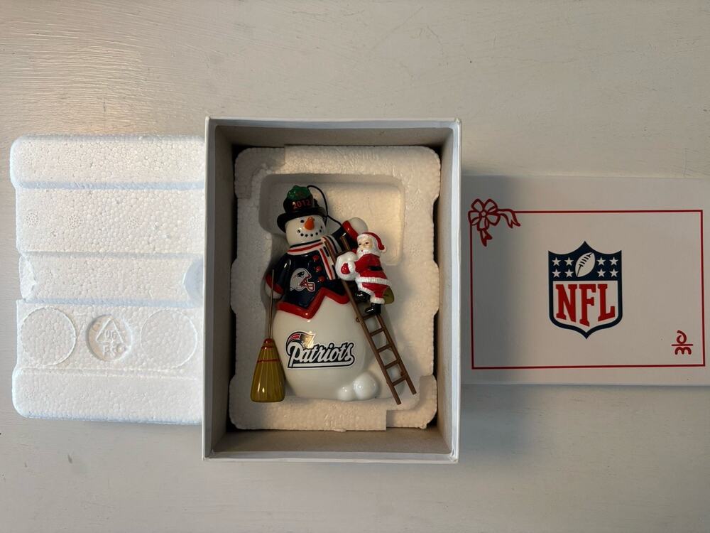 2012 NE Patriots Danbury Mint Santa’s Snowman Christmas Ornament